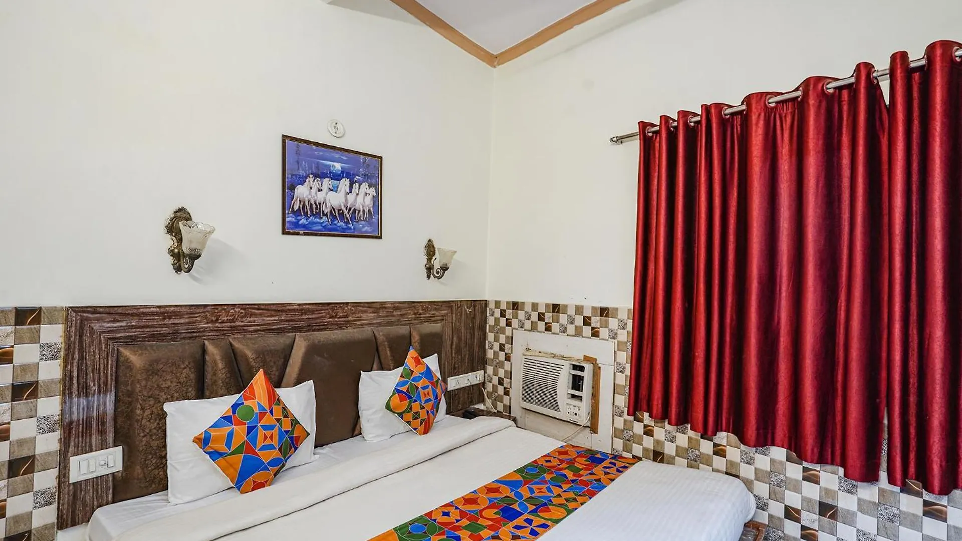 ** Hotel Fabhotel Sarwan Agra  India