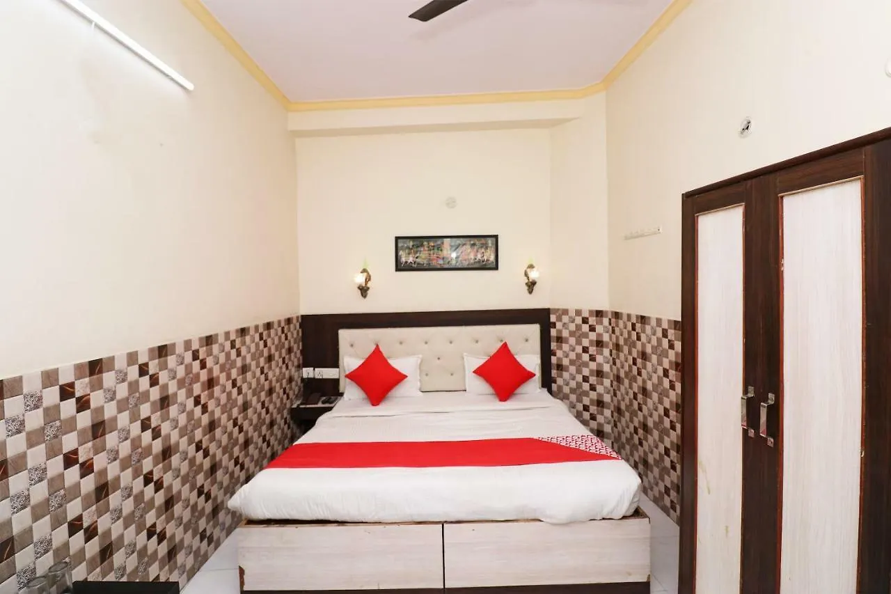 Hotel Fabhotel Sarwan Agra